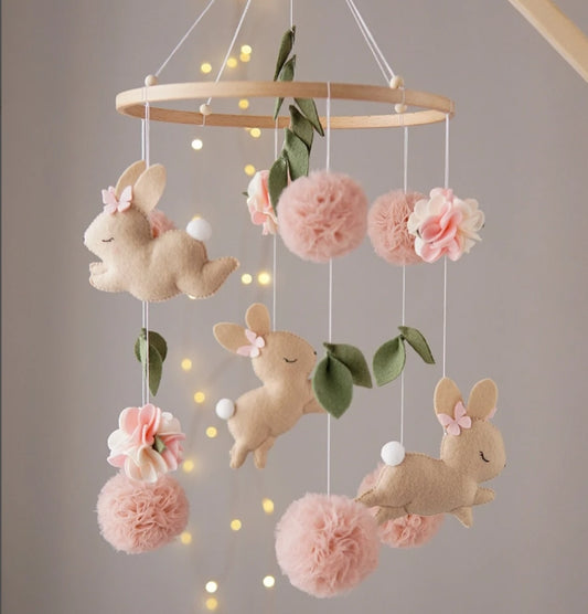 Bunny baby mobile Crib mobile Baby girl mobile Boucle bunny nursery