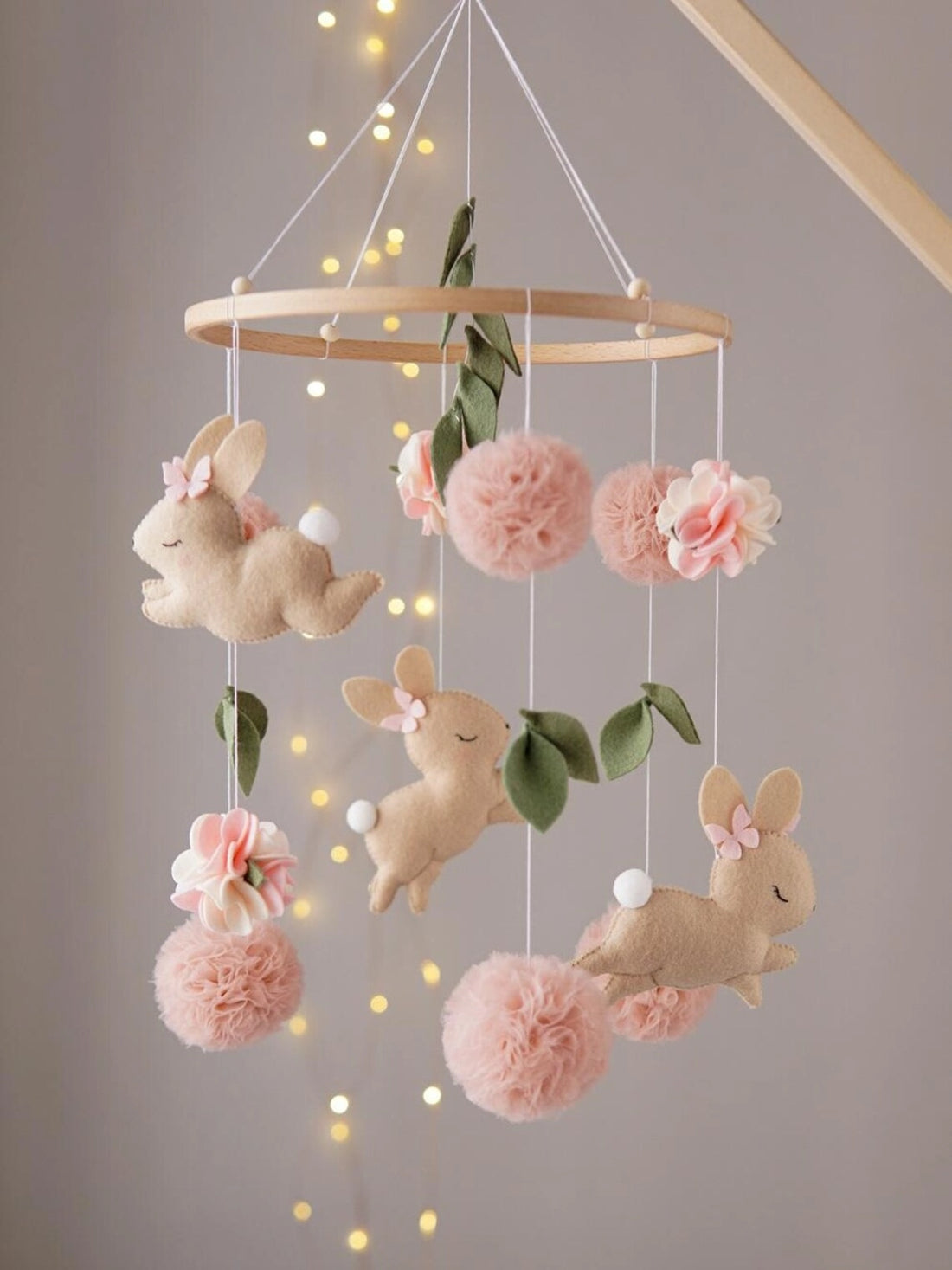 Bunny baby mobile Crib mobile Baby girl mobile Boucle bunny nursery