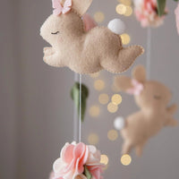 Bunny baby mobile Crib mobile Baby girl mobile Boucle bunny nursery