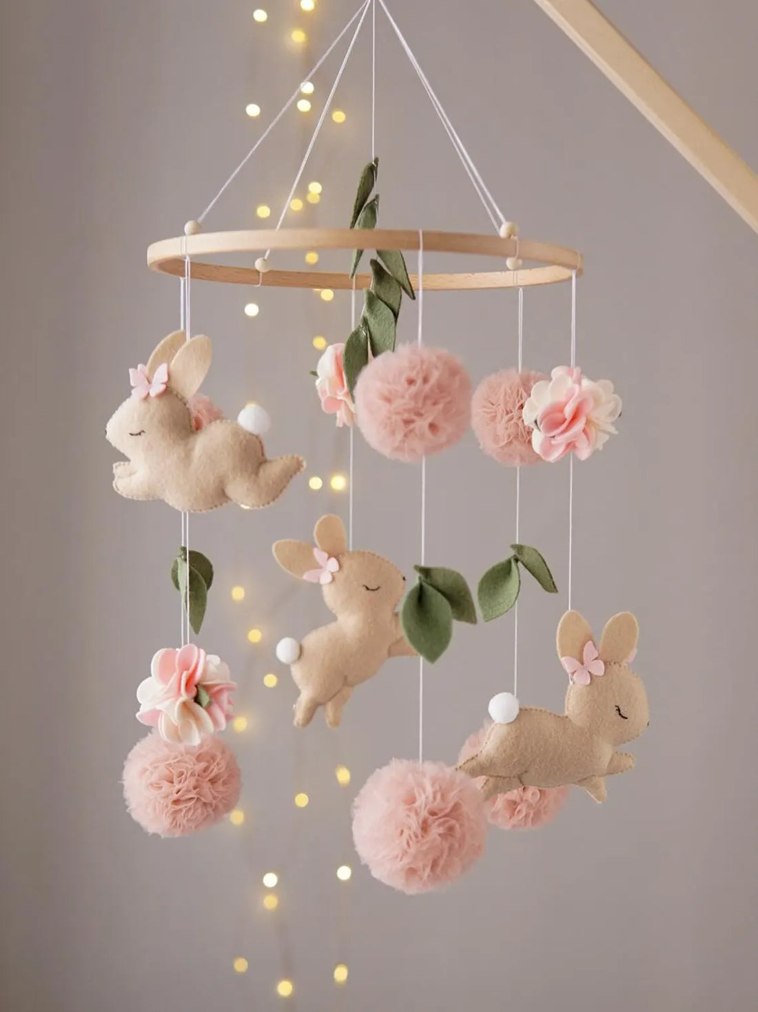 Bunny baby mobile Crib mobile Baby girl mobile Boucle bunny nursery